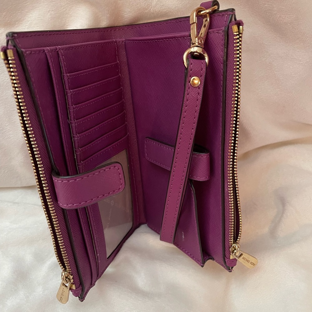 Michael Kors wristlet wallet